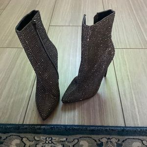 Adorable Steve Madden Wifey Booties - NWOB